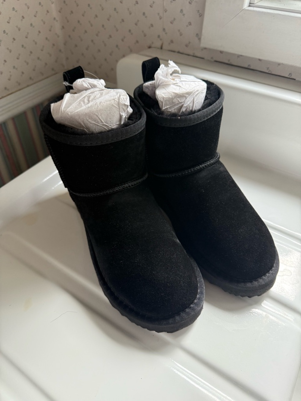 Women's Short Winter Boots - Black Suede Cozy Ankle Boot